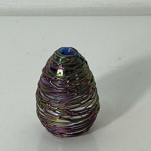 Vtg 1988 Mt. St. Helens MSH Hand Blown Glass Iridescent Threaded Egg Paperweight